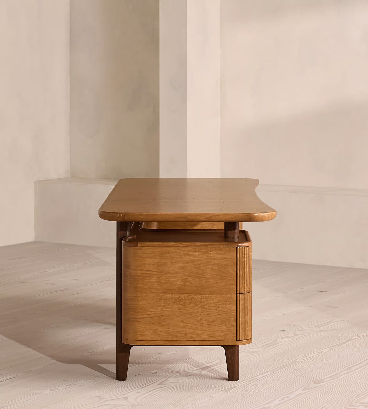 Volantis Desk